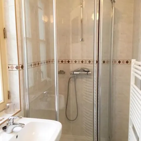 Bed & Breakfast Old City 3*